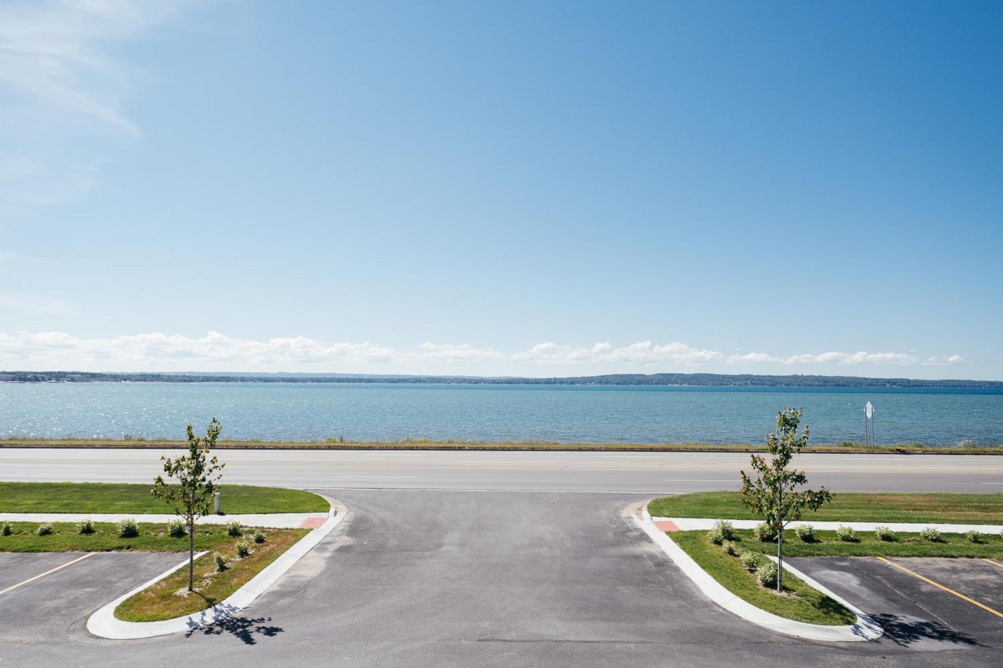 Kasa Gold Coast Inn Traverse City Exteriör bild