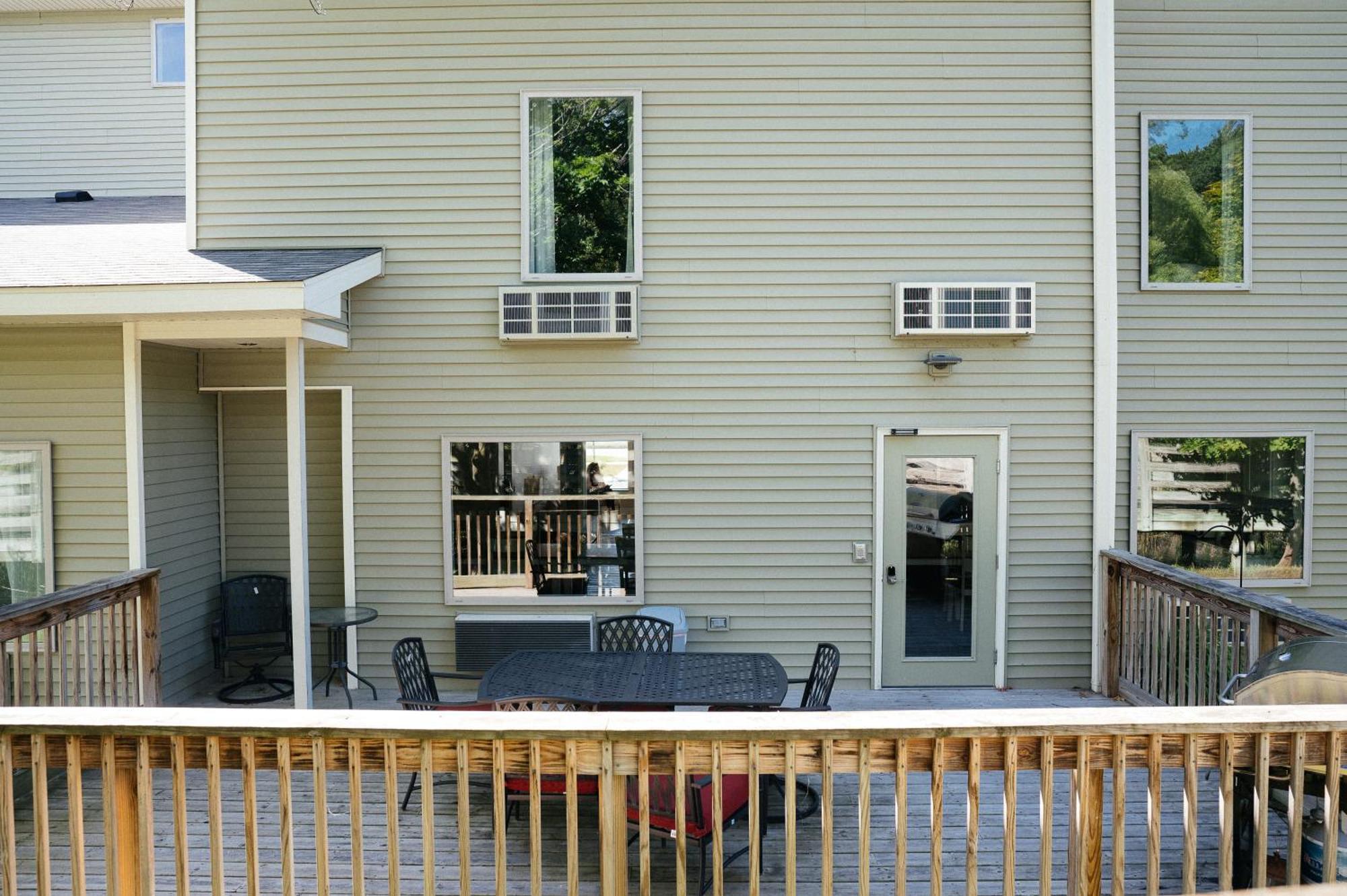 Kasa Gold Coast Inn Traverse City Exteriör bild