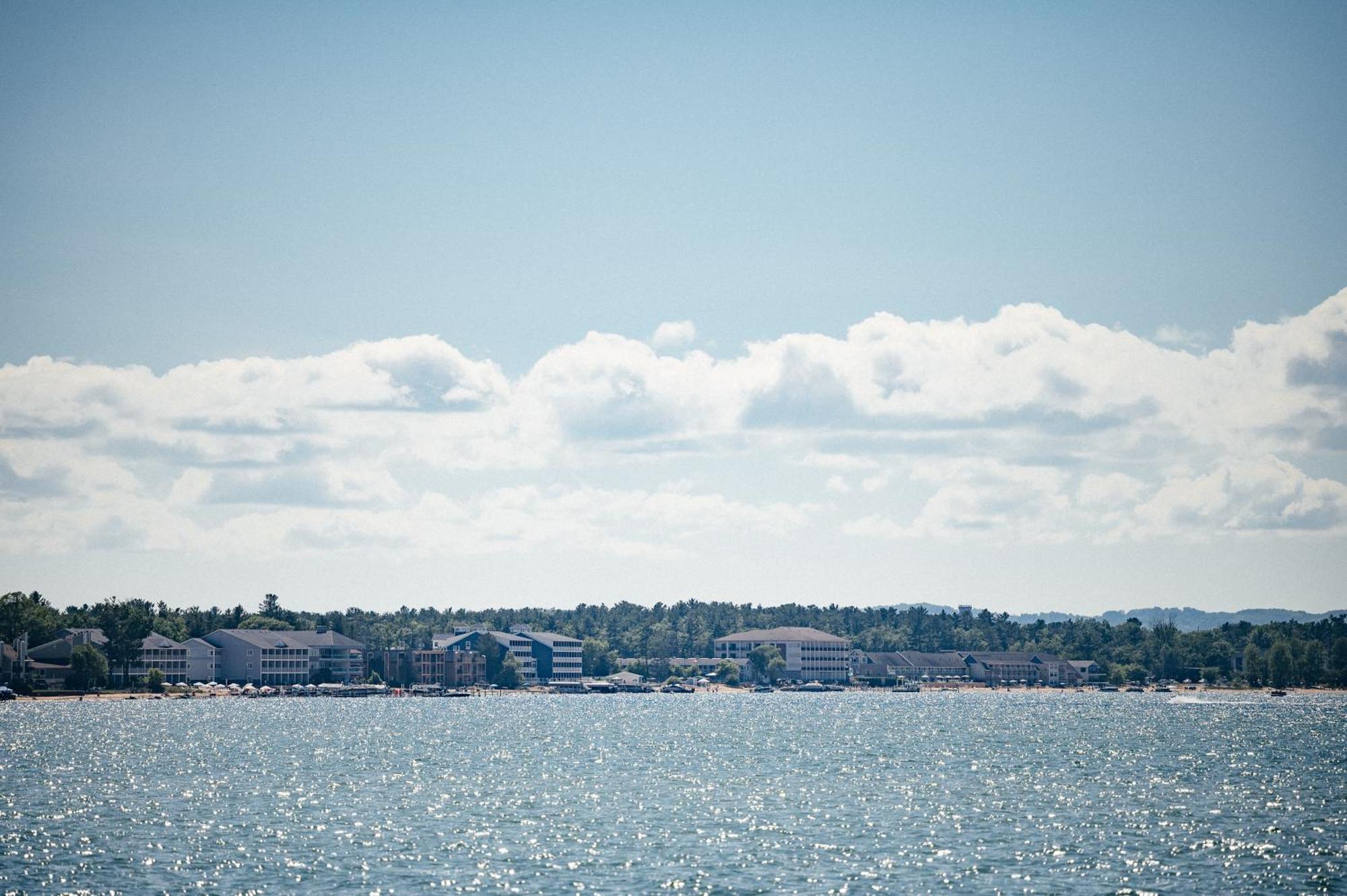 Kasa Gold Coast Inn Traverse City Exteriör bild